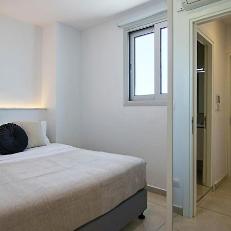 파포스 Phaedrus Living - Seaside Executive Flat Harbour 203 아파트 외부 사진