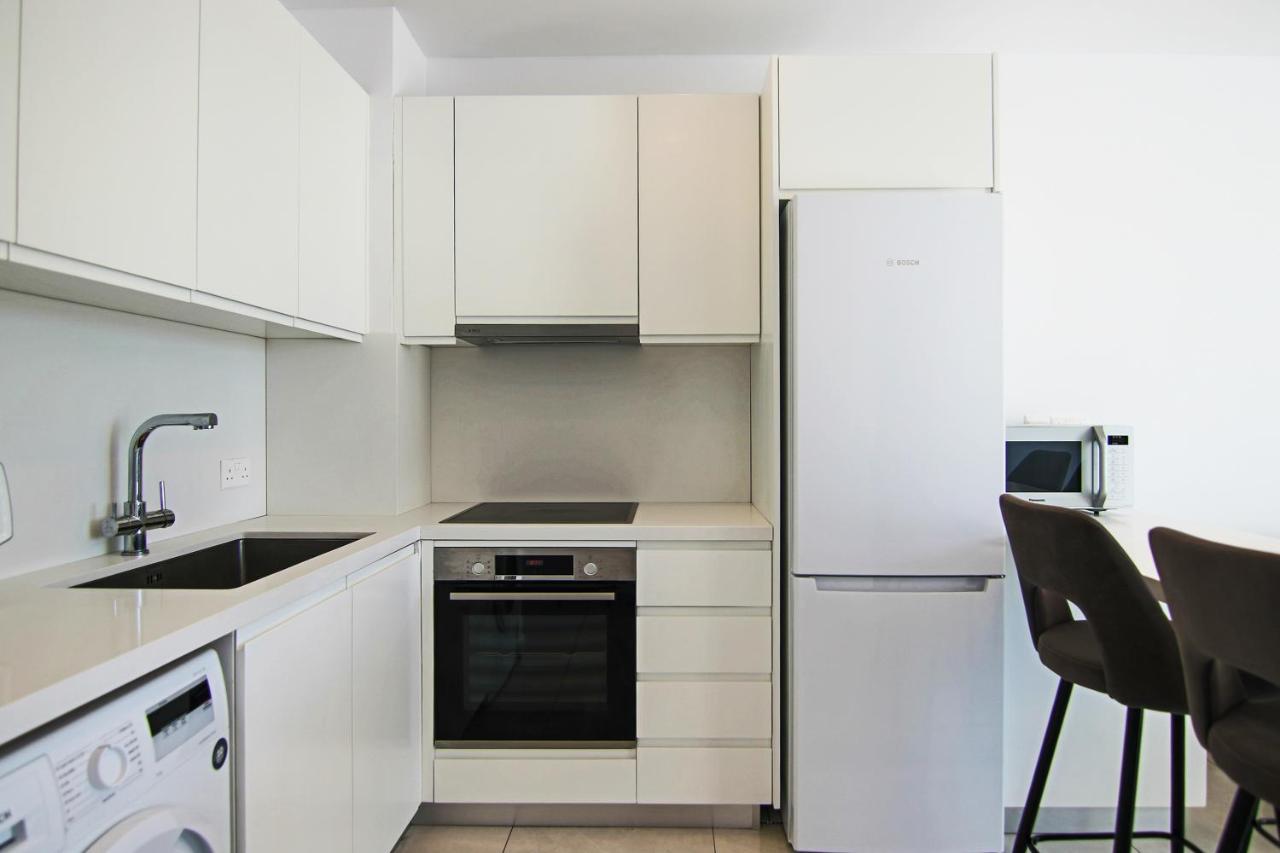 파포스 Phaedrus Living - Seaside Executive Flat Harbour 203 아파트 외부 사진